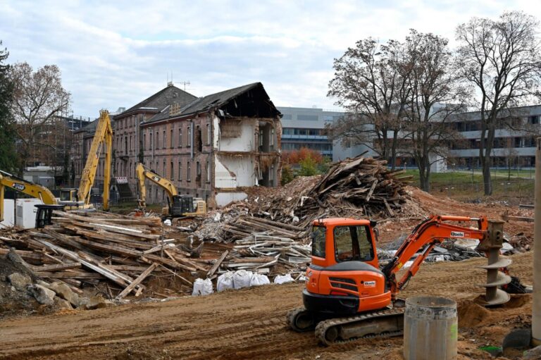 Abrissbaustelle: Fachwerkhaus in Rödensdorf-Bayreuth