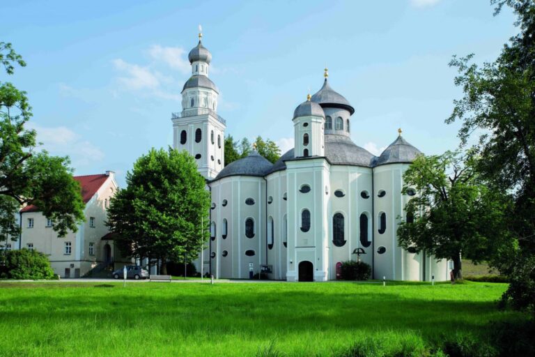 Maria Birnbaum Kirche im Grünen