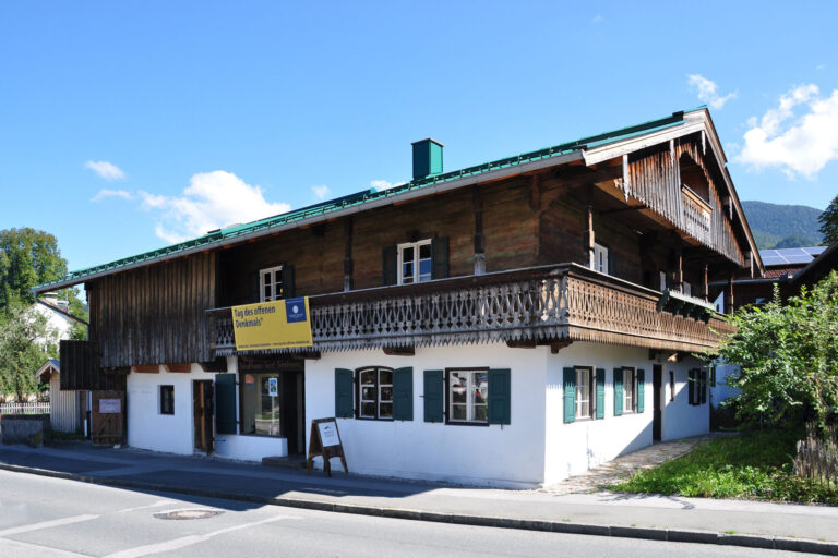 Das Schusterhaus in Kochel von außen.